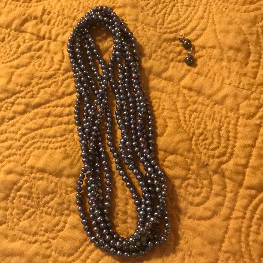 Freshwater pearl necklace